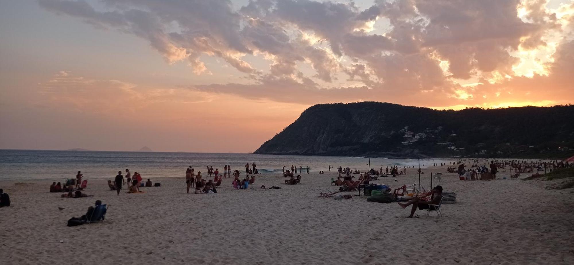 Itacoatiara - Com Cafe Da Manha Ao Lado Da Apartment Niteroi